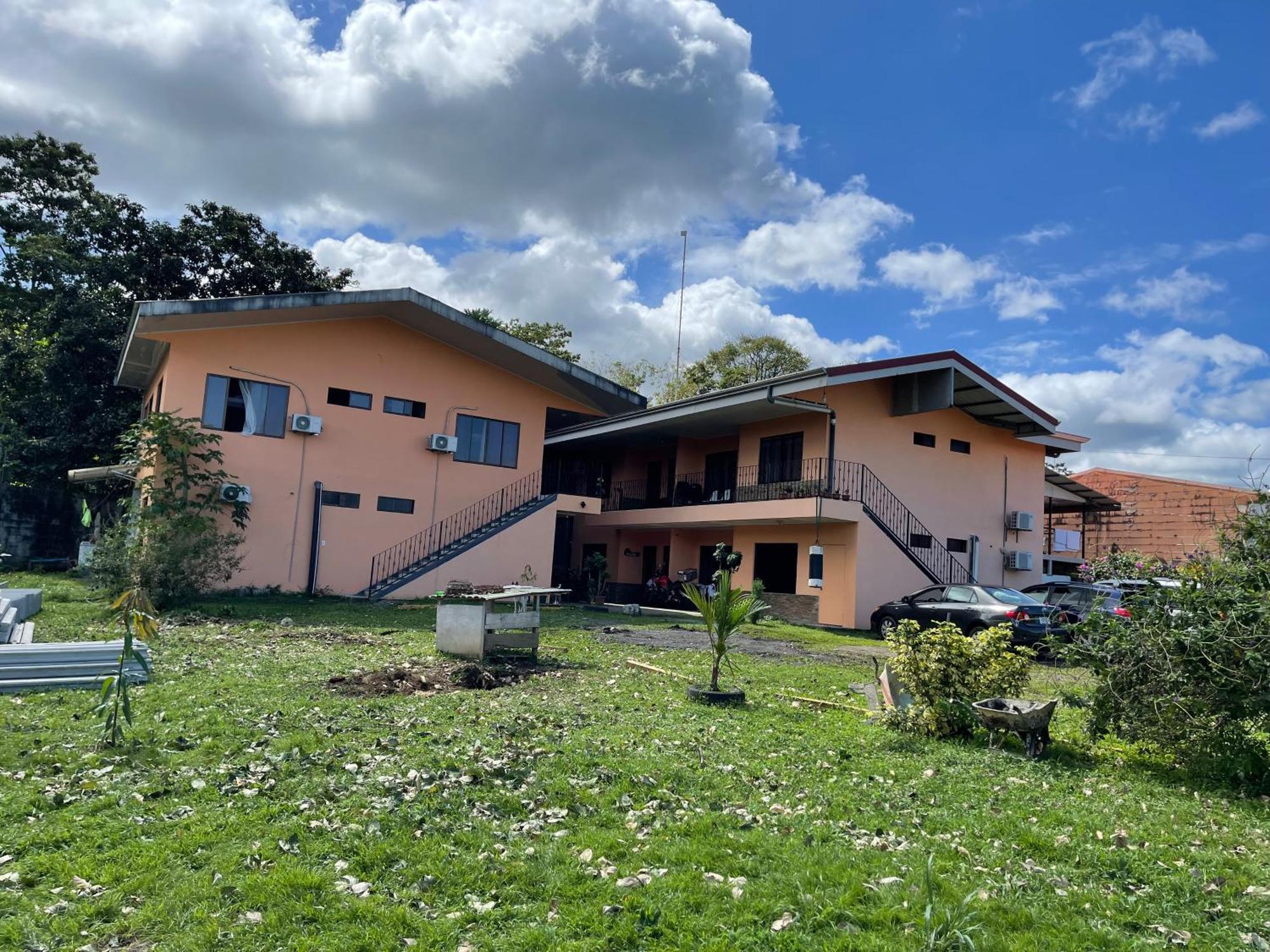 Sky Hostel La Fortuna Esterno foto